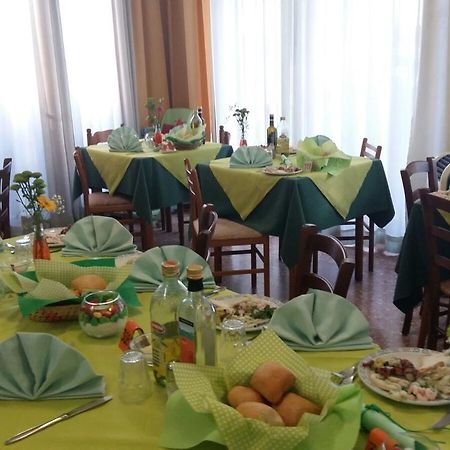 Hotel Taormina Lido di Jesolo Bagian luar foto