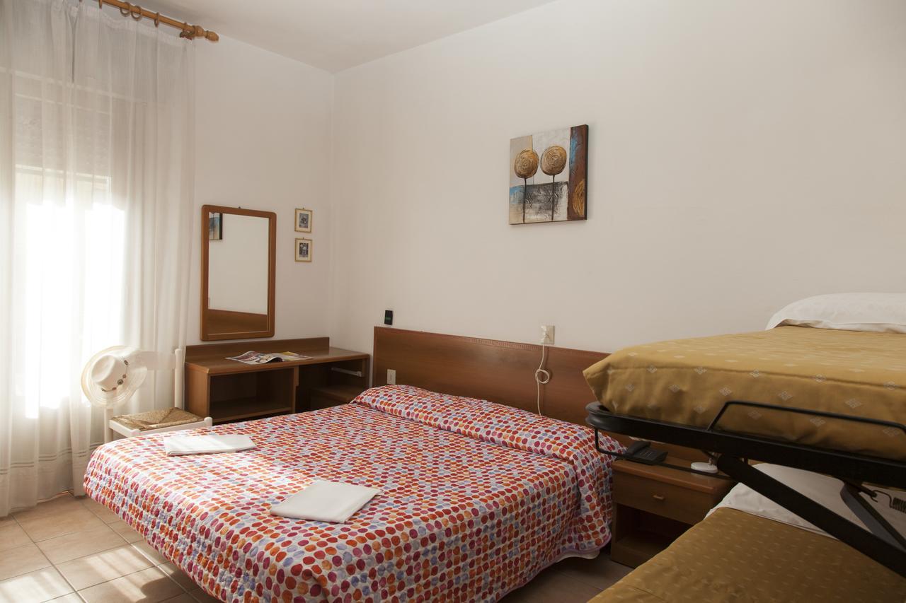 Hotel Taormina Lido di Jesolo Bagian luar foto