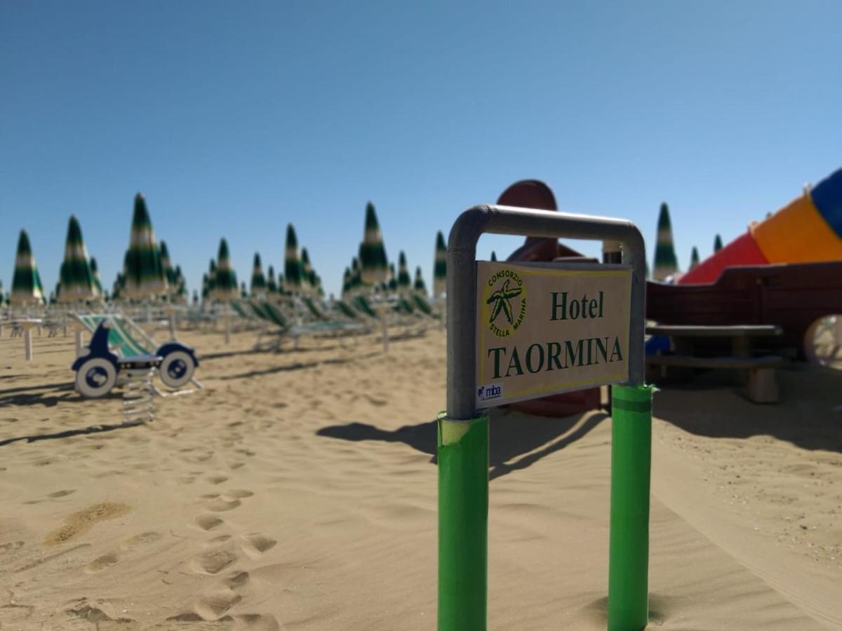 Hotel Taormina Lido di Jesolo Bagian luar foto
